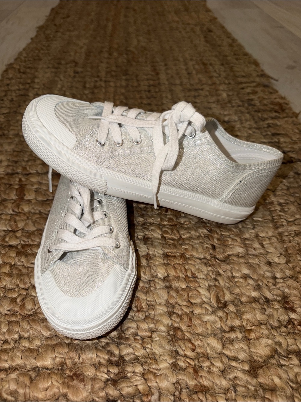 Women's Low-Top Canvas Sneakers in Shimmery Cream Silver